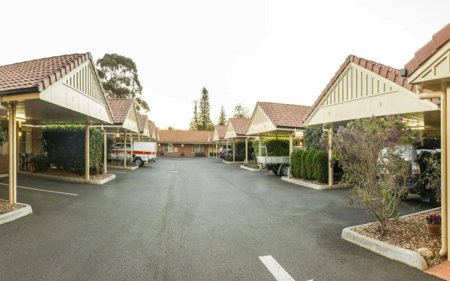 Cotswold Motor Inn