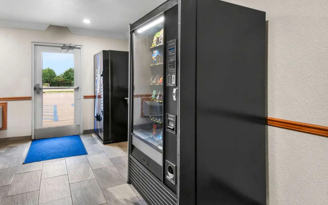 SureStay Plus by Best Western Benbrook Fort Worth