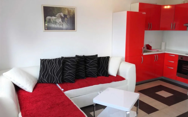 Shimmering Sea Apartment With Sea View and Balcony