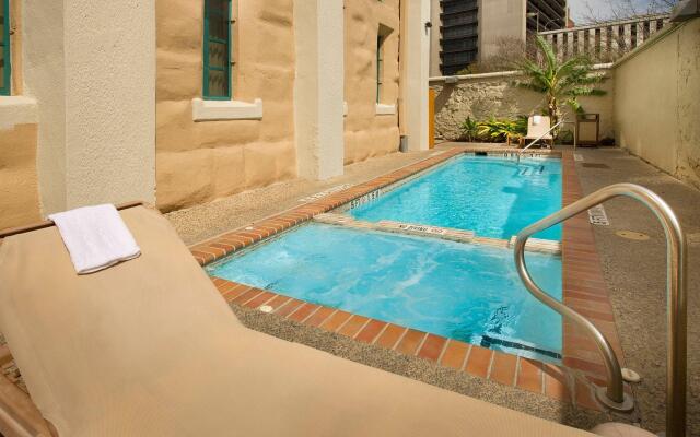 Holiday Inn Express San Antonio N-Riverwalk Area by IHG