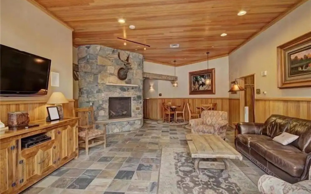 2 Bedroom Blackbear Lodge Condo in River Run Village