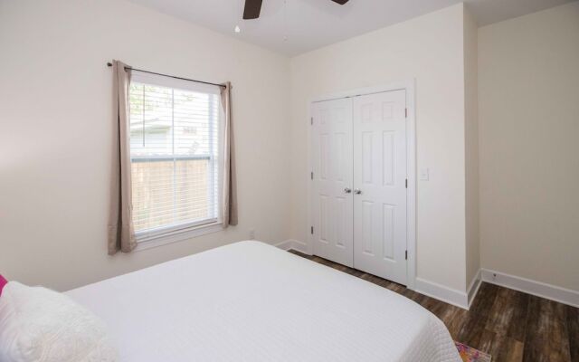 Chic Thomasville Home: Walk to Downtown!