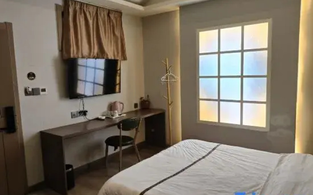 Taihua Lotus House B&B