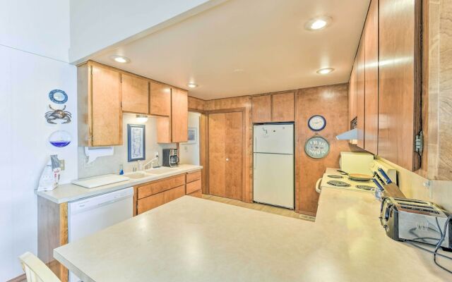 Beachfront Whidbey Island Home + Apartment!