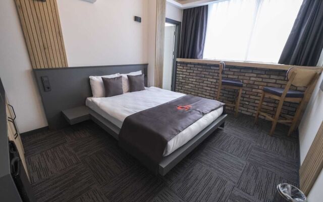 Dewy Hotel