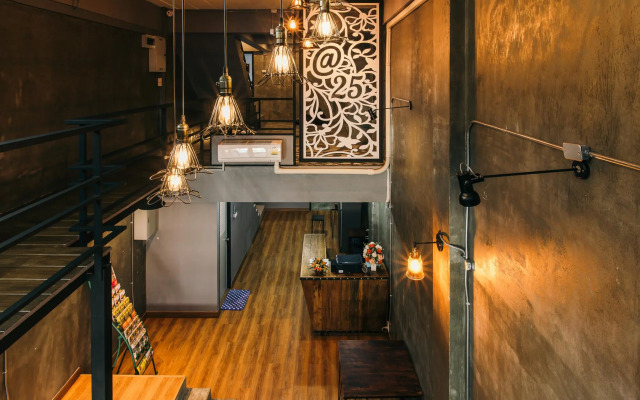 @25 Hostel