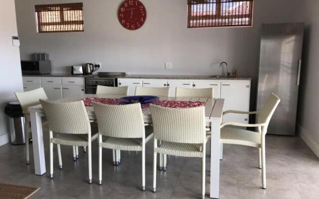 Lazy Days Apartments - Lambert's Bay