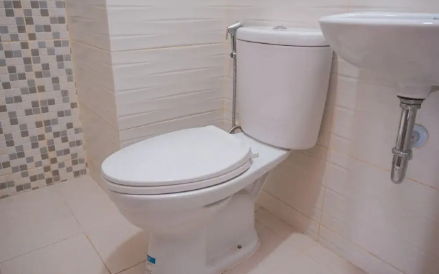 Warm And Simply Studio At Cisauk Point Apartment