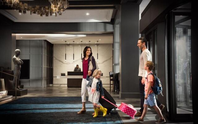 The Logan Philadelphia, Curio Collection by Hilton