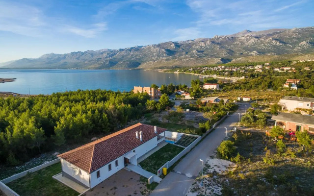 Villa More