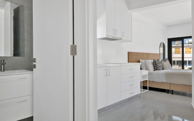 Phaedrus Living: Alkminis Seaside Suites Playa