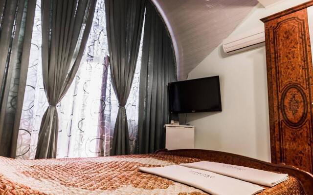 Paradise Hotel