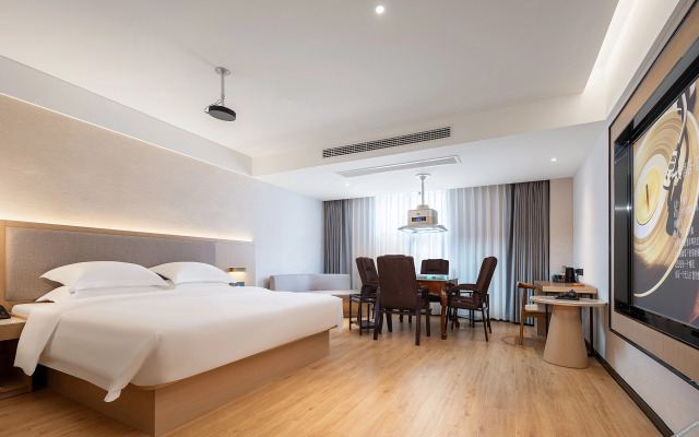 Shiyue Hotel (Gaoxian Fortune Center Store)