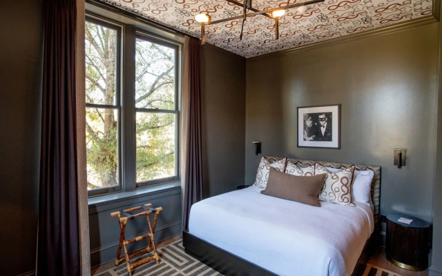 The Bell Athens by Kasa Living