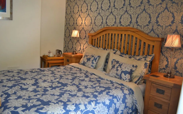 Coed-Y-Fron Guest House