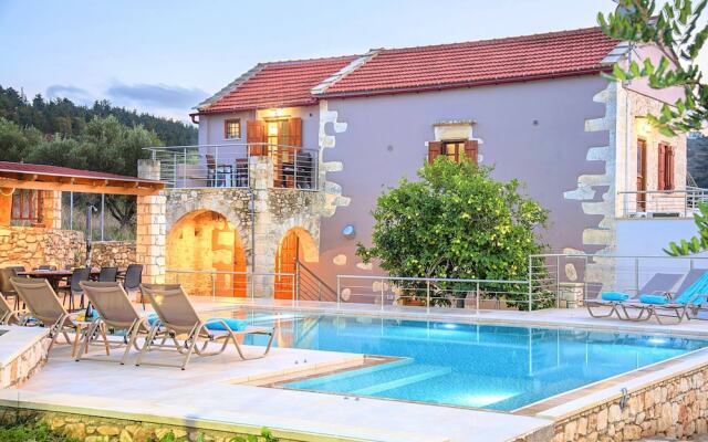 Cretan Lux Villa Heated Pool