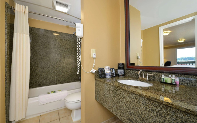 Best Western Pier Point Inn