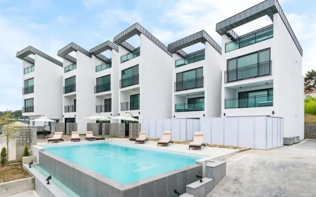 Badam pool villa