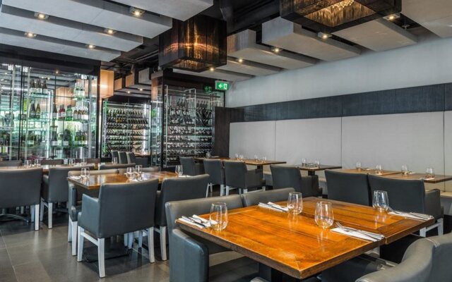 Oaks Melbourne St Kilda Road Hotel