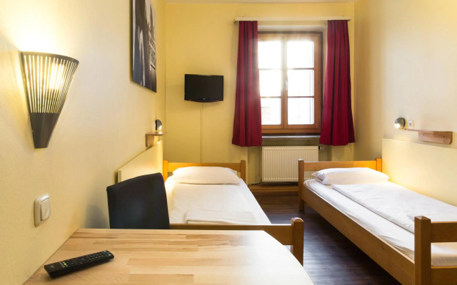 Euro Youth Hotel