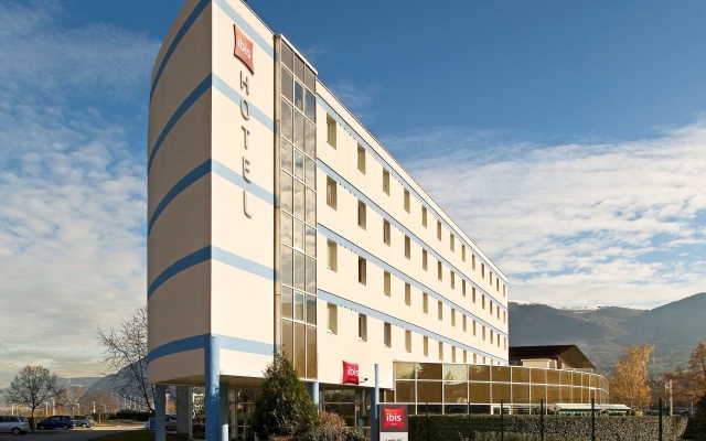 ibis Archamps Porte de Geneve