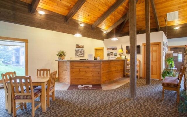 Ski Inn Condominiums