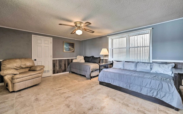 Lakefront Vacation Rental w/ Deck & 2 Docks!