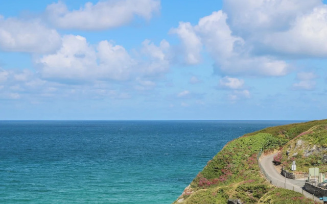 17 Cliff Edge