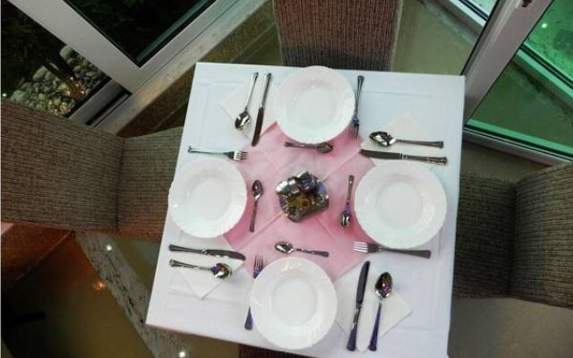 Apartments and Rooms Holiday