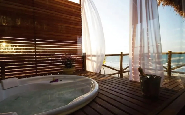 Villa Mango Beach Hotel