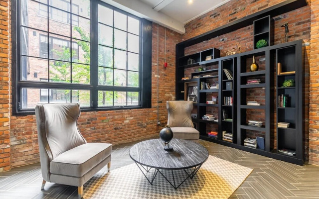 2BR 2 Storey Loft Free Parking Gym