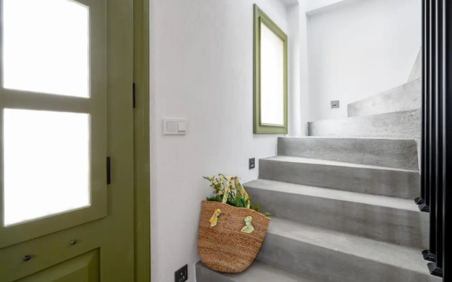 Rustic House With View Balcony in Ayvalik
