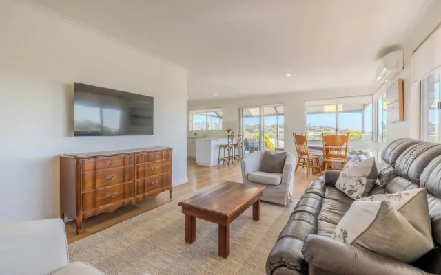 Seaview Heights by the BnB Collection