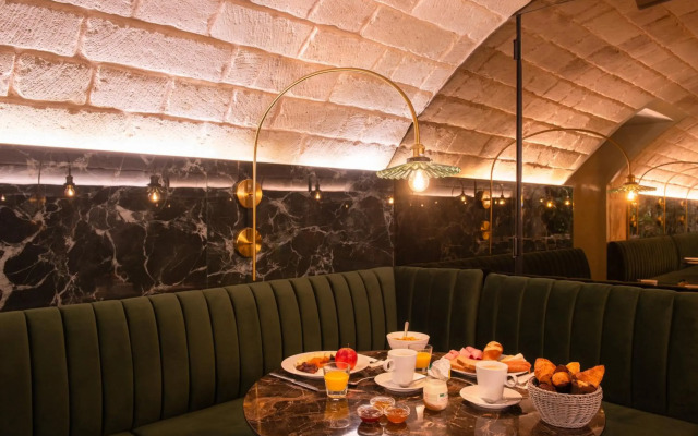 Hotel Aston