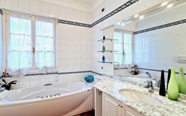 Garden-view| 2 Swimming Pools| Tennis Court| Italian Lakes