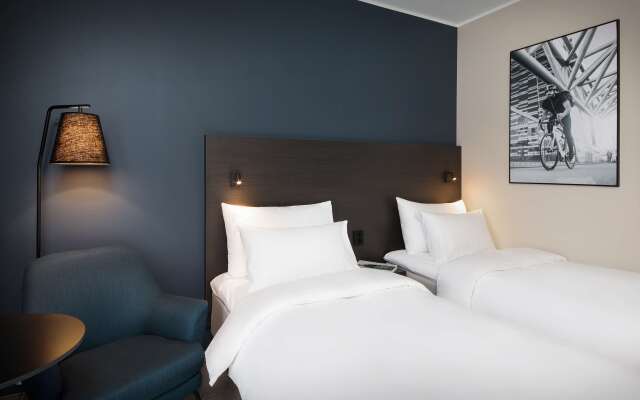 Park Inn by Radisson Oslo Airport Hotel West