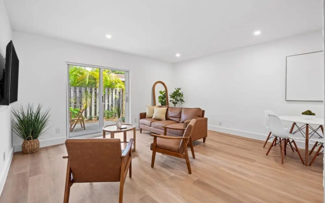 Spacious 2 BR Sailboat Bend