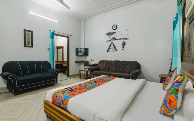 Fabhotel Raka Inn