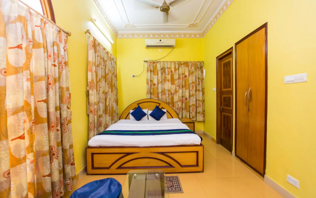 Landmark AB Block Hotel By OYO Rooms