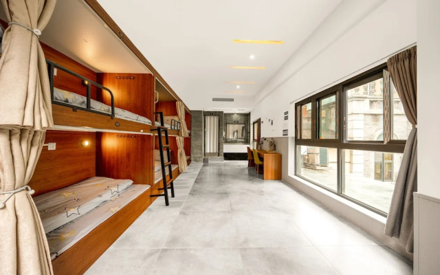 riverside youth hostel