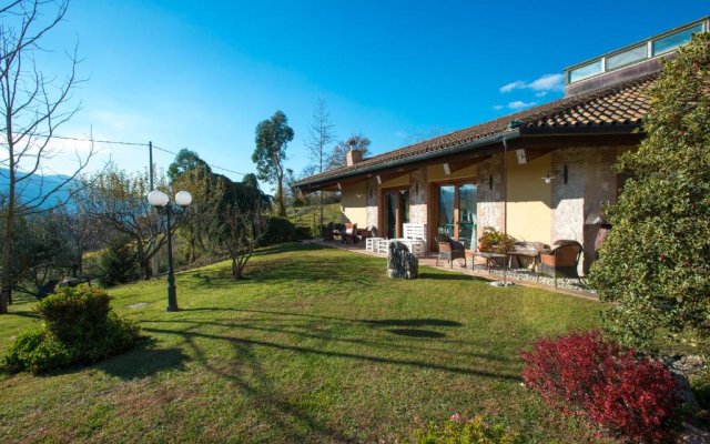 Valle DellAquila Country House