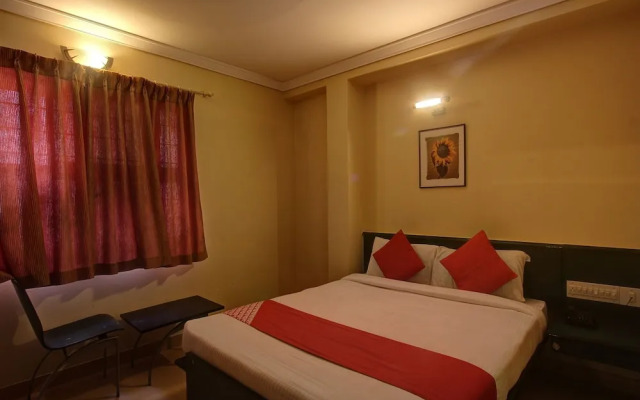 OYO 14695 Shrusti Comfort