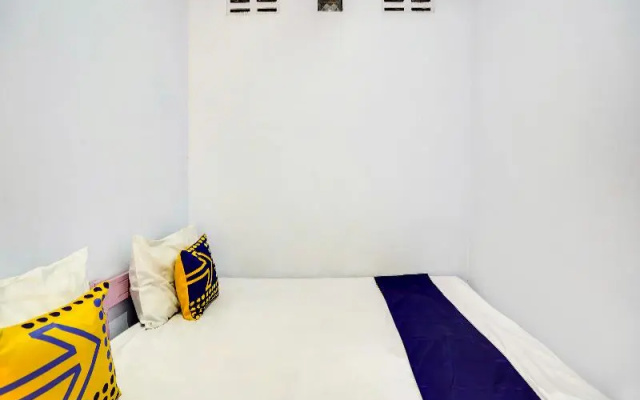 Spot On 91626 Rr Kost Putri Syariah