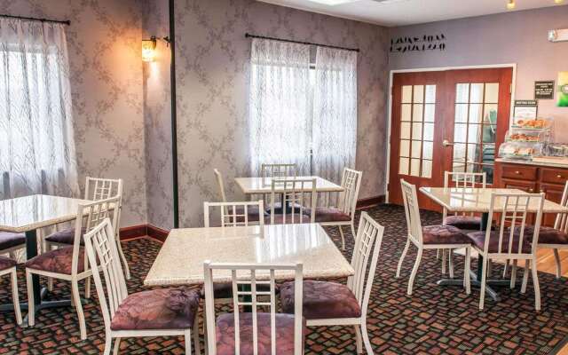 Quality Inn & Suites South Bend Airport