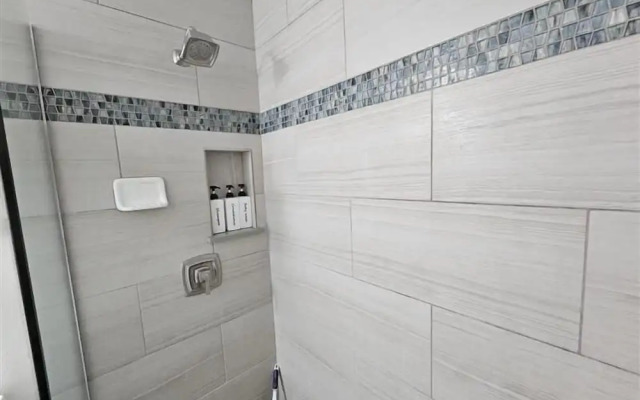 Sea Village #4210 Ocean Front Lanai!