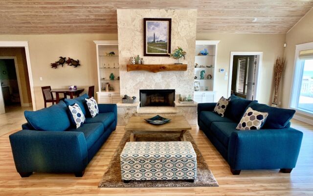 Gulf Pearl by RedAwning