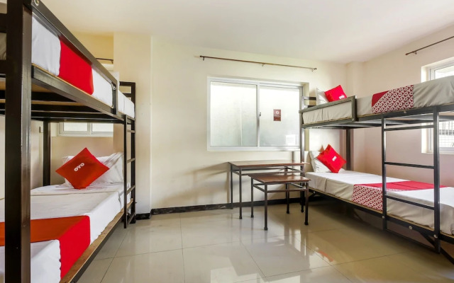 City Smiles Apartelle by OYO Rooms