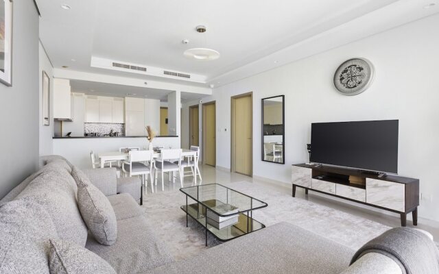 Stone Tree - Furnished 2BR with Infinity Pool