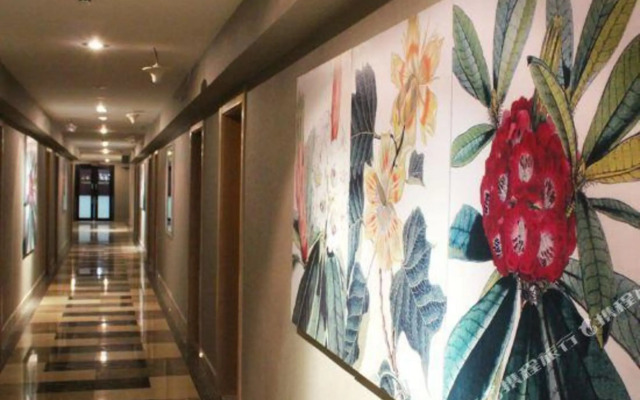 Mandan Hotel (Kunming Dongfeng Square Subway Station)