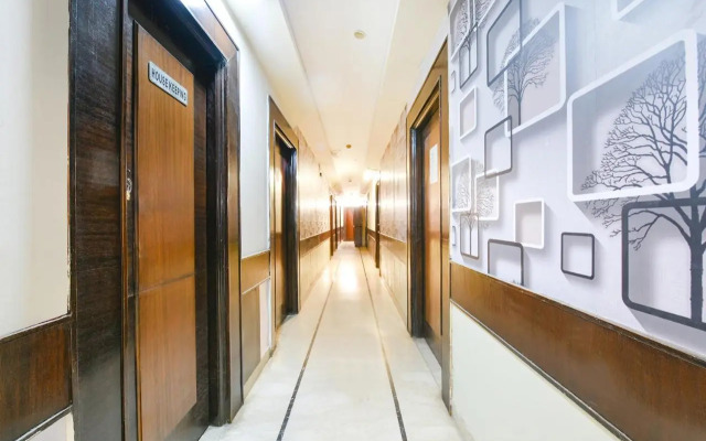 FabHotel Kailash Colony Metro Station